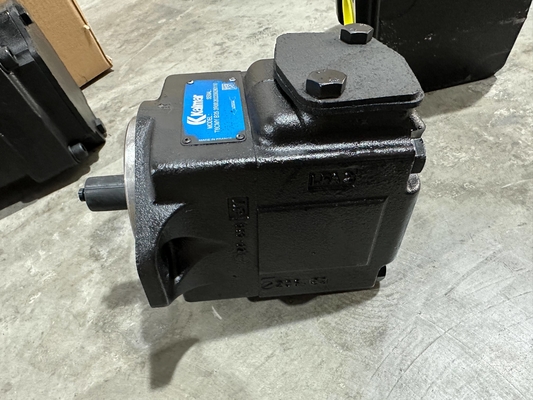 425817.8274 Pompe idrauliche Kalmar Reach