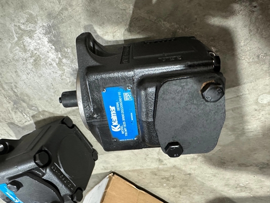 425817.8274 Pompe idrauliche Kalmar Reach