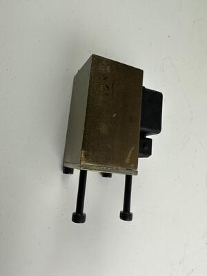 0009736081 elettrovalvola ricambi Linde Reach Stacker